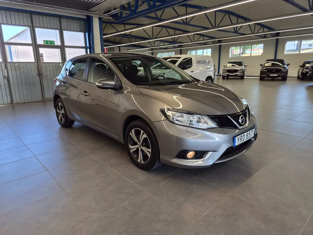 Vehicle image 5