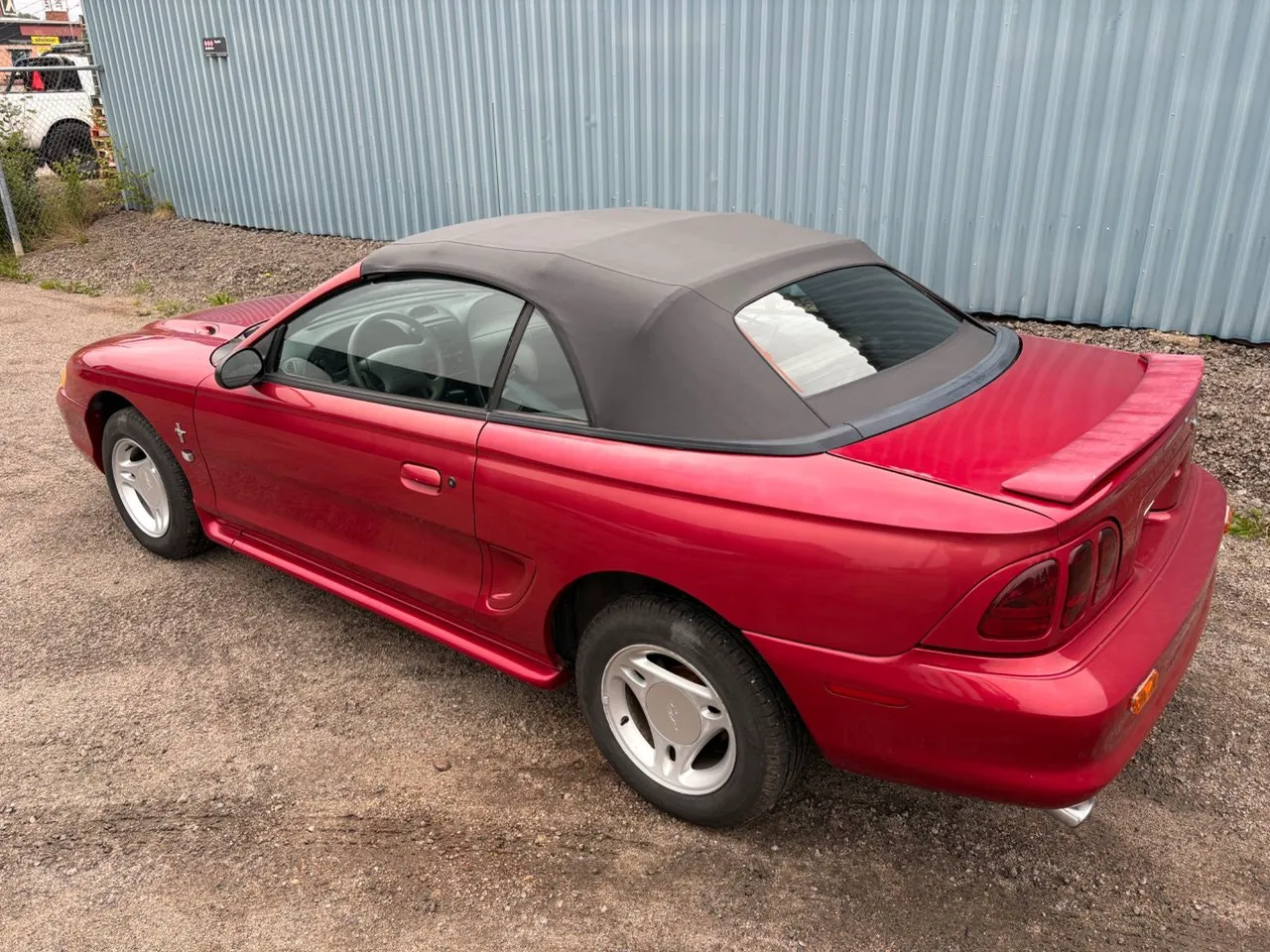 Vehicle image 10