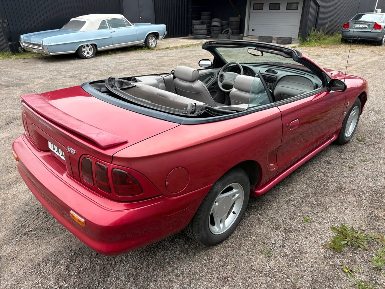 Vehicle image 4