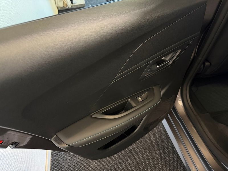 Peugeot 208 bild 19