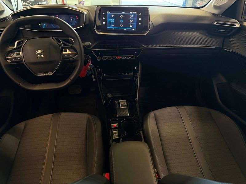 Peugeot 208 bild 11