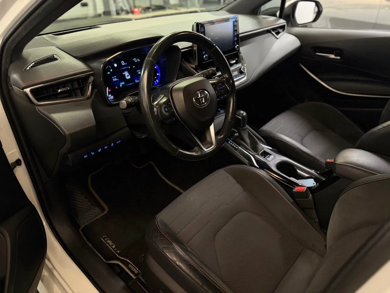 Vehicle image 6