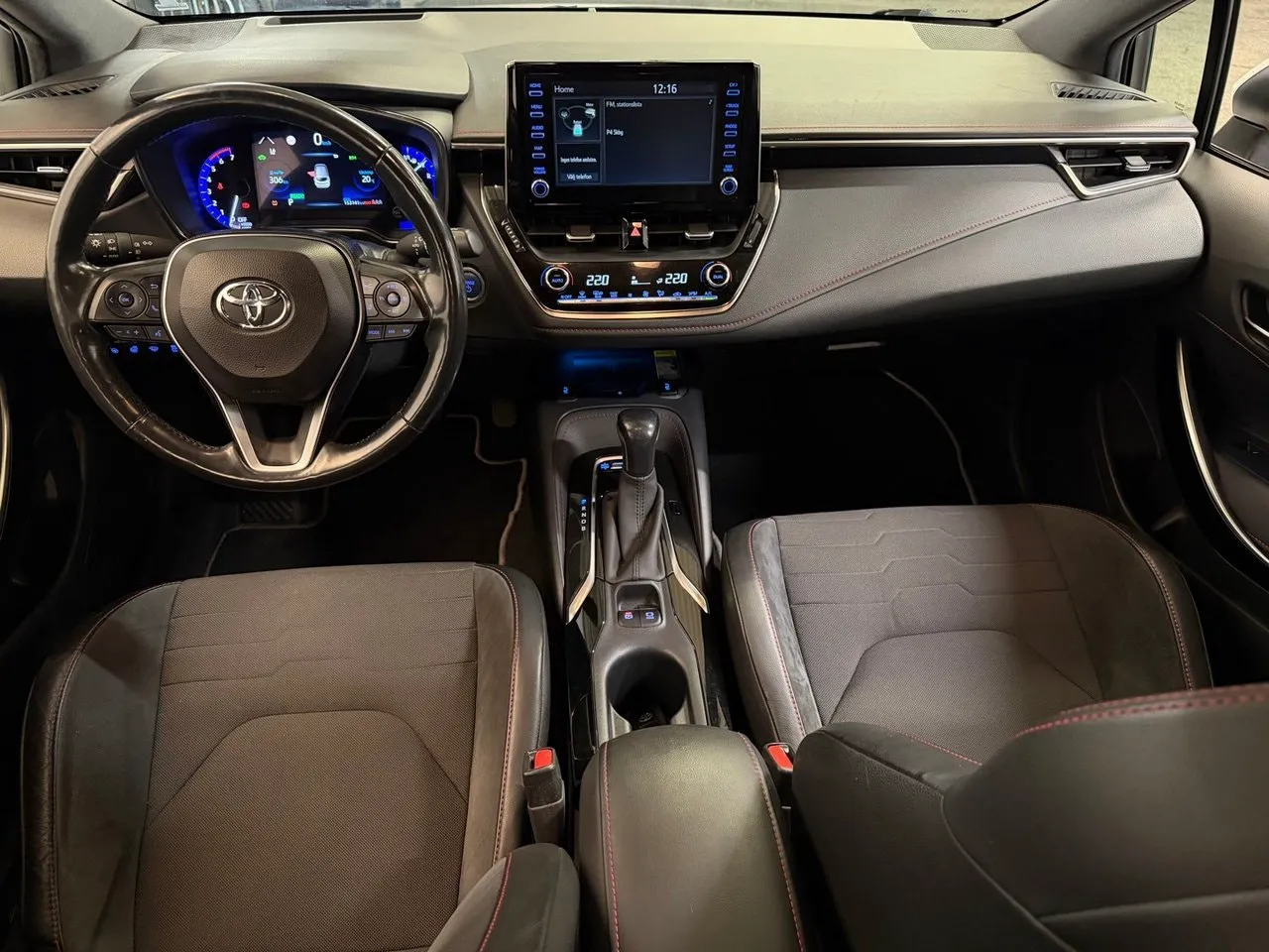 Vehicle image 12