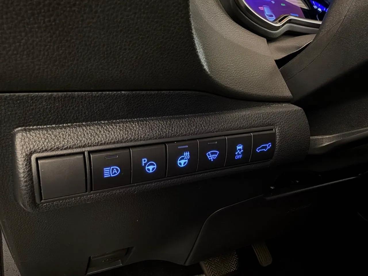Vehicle image 21