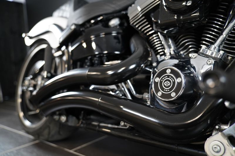Harley-Davidson Softail Breakout bild 7