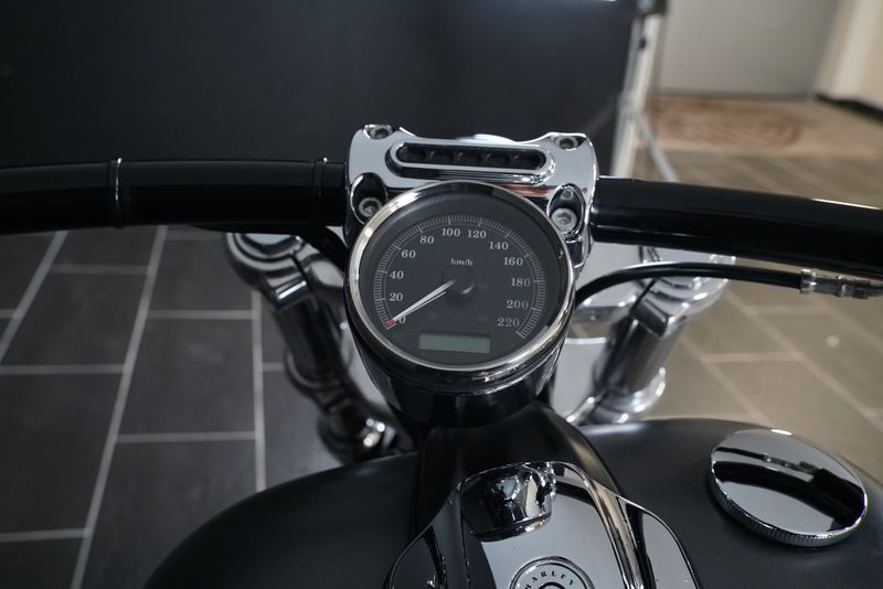 Harley-Davidson Softail Breakout bild 11