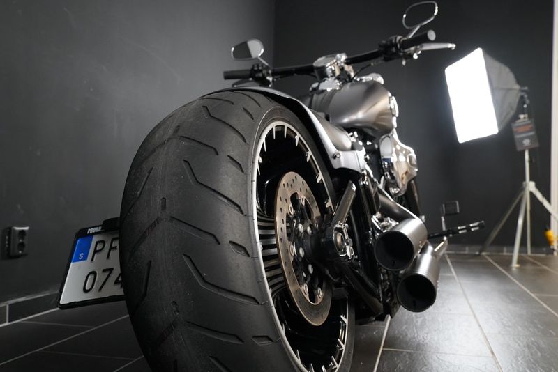 Harley-Davidson Softail Breakout bild 9