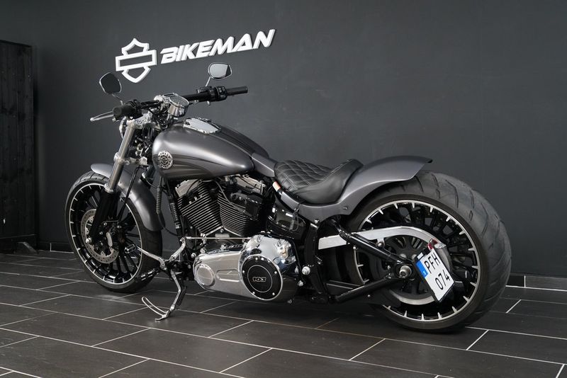 Harley-Davidson Softail Breakout bild 2