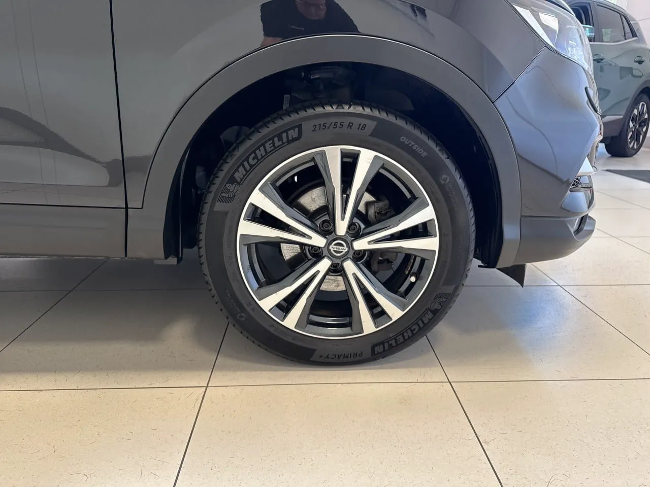 Vehicle image 18