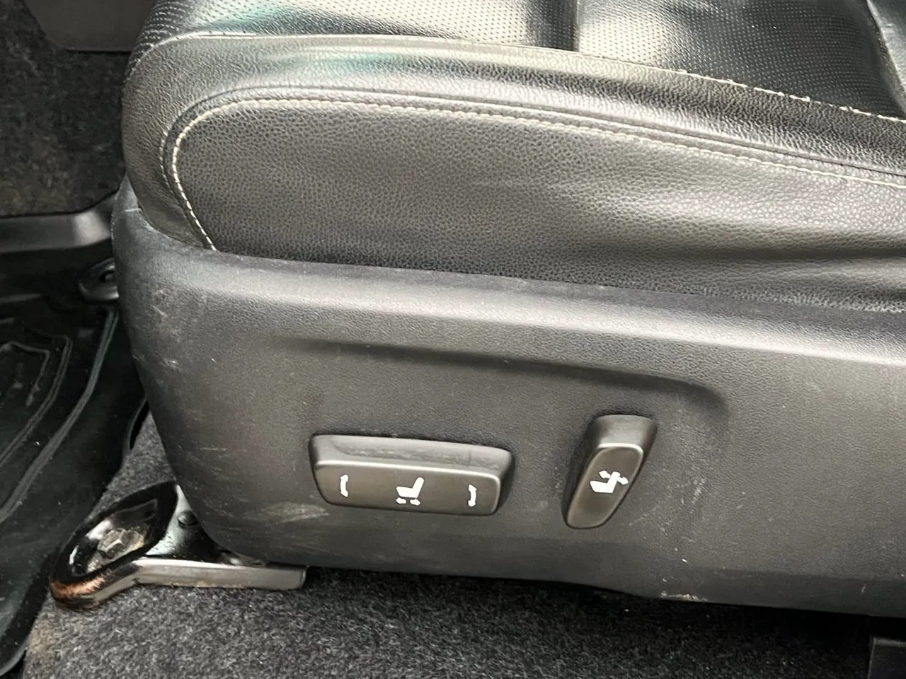Vehicle image 27