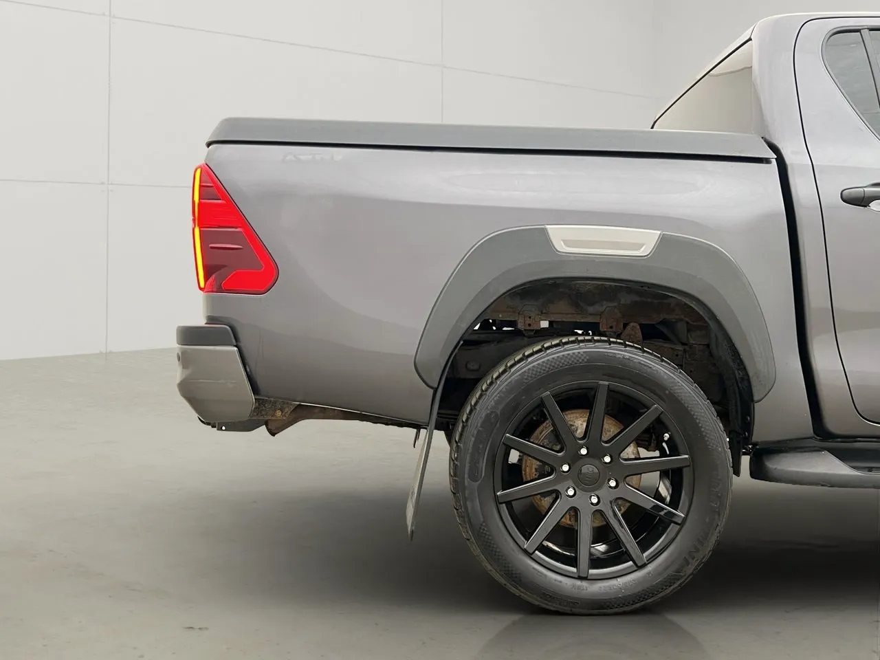 Vehicle image 33