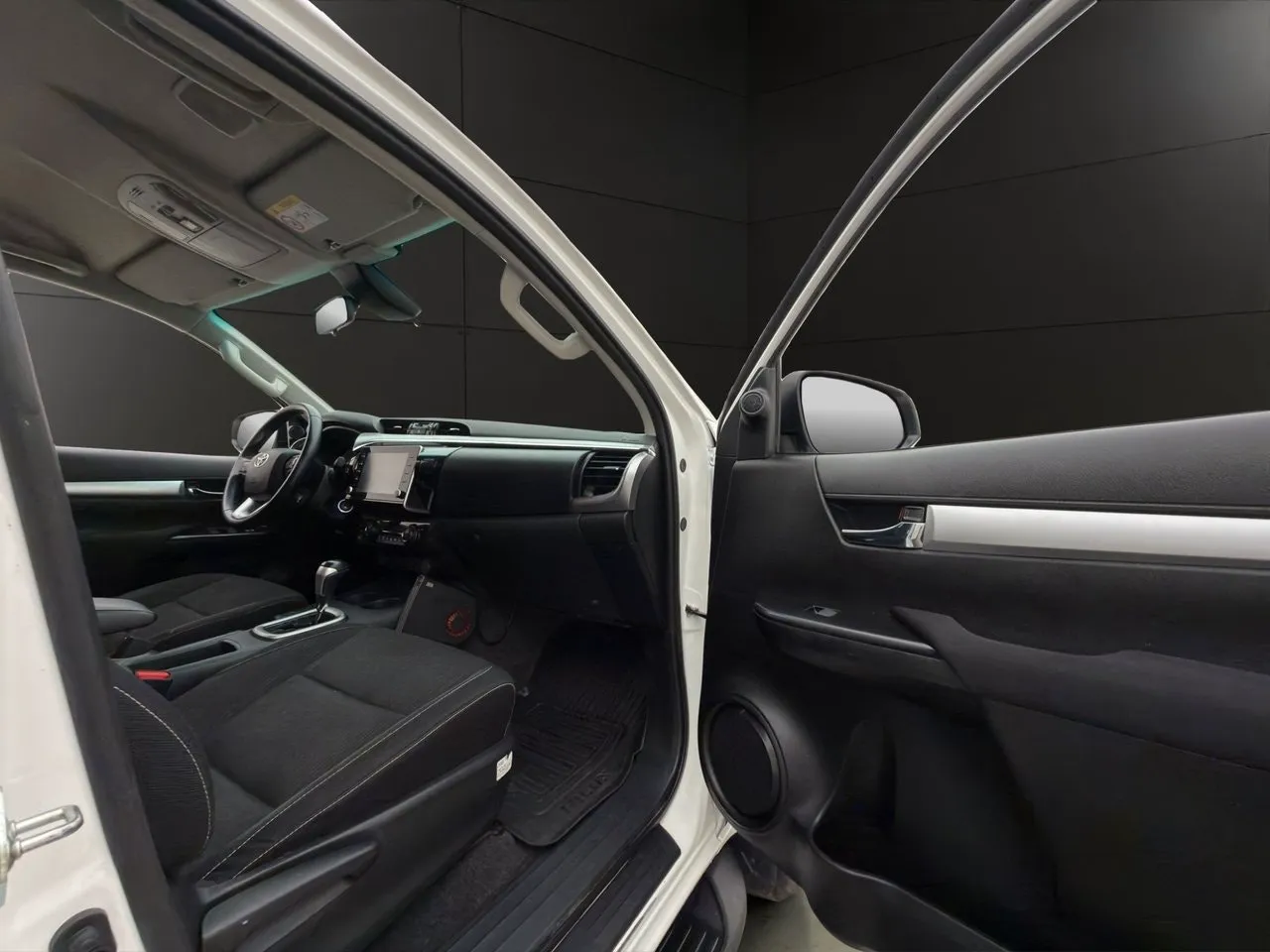 Vehicle image 30