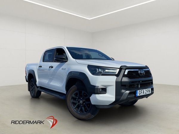 Toyota Hilux Invincible 2.8 4WD M/K-Värm Dragkrok Diff Moms - 2024