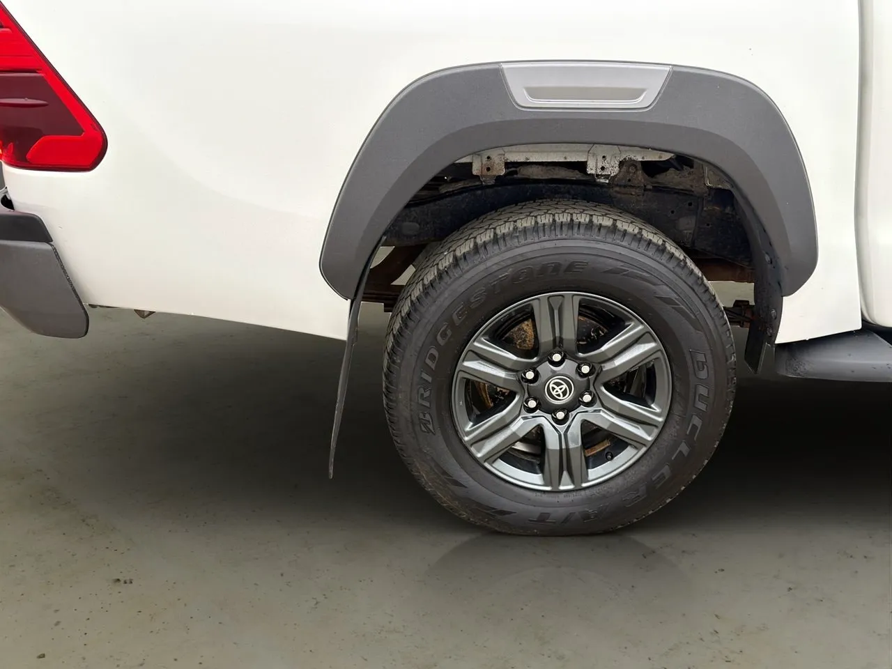 Vehicle image 32