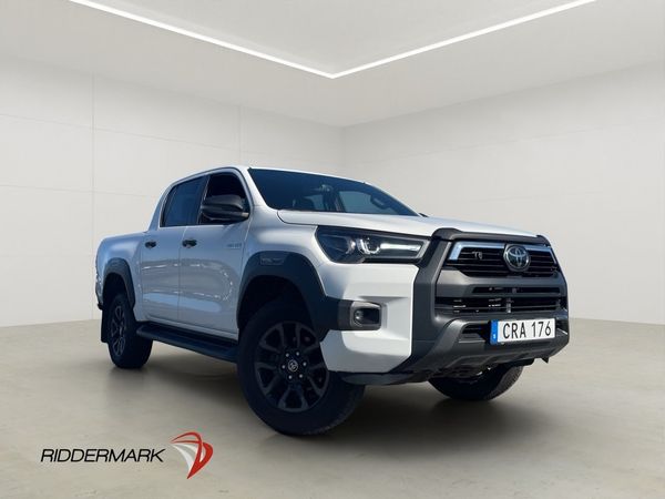Toyota Hilux Invincible 2.8 4WD Värm Drag Diff CARPLAY MOMS - 2024