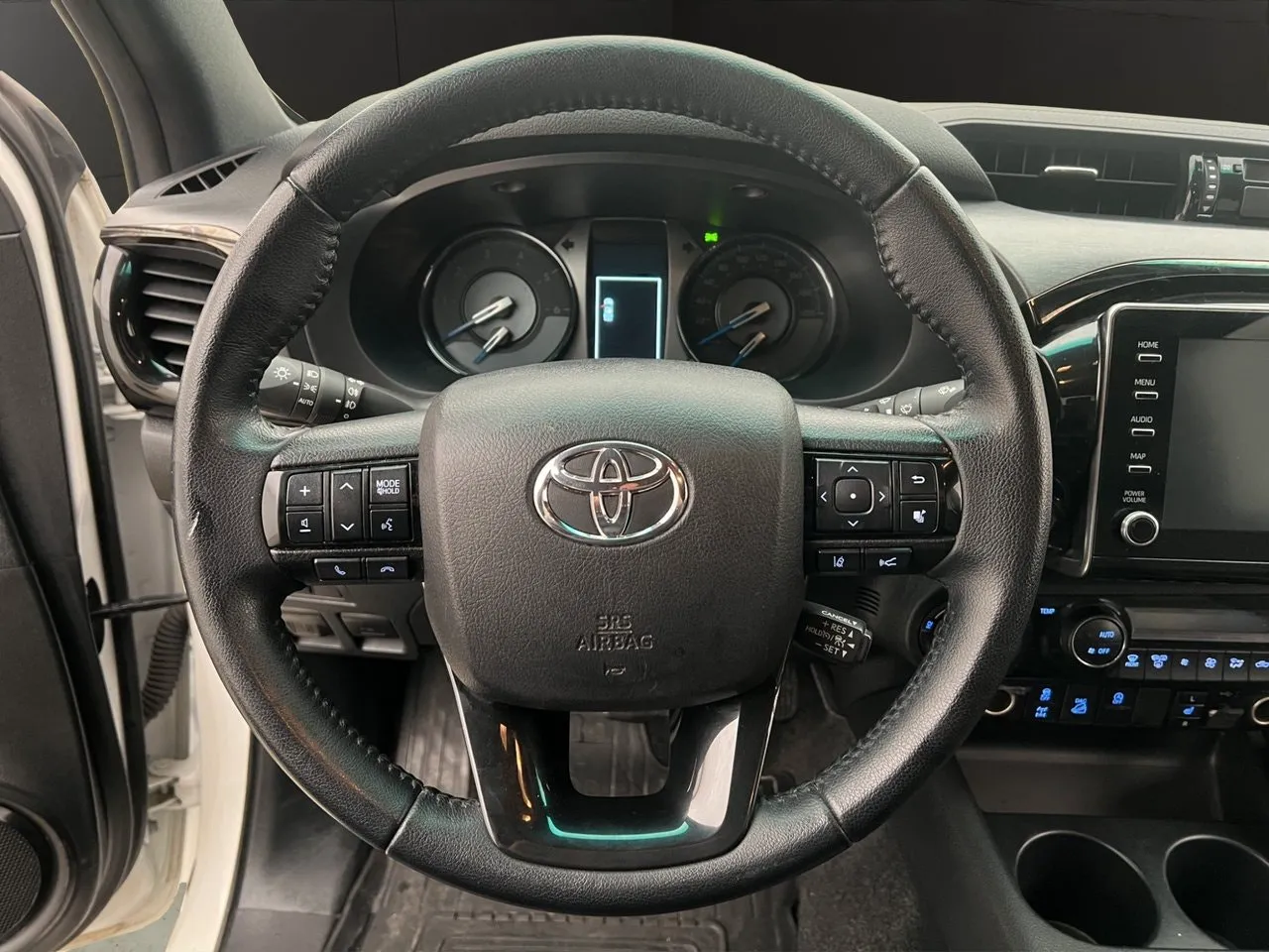 Vehicle image 16