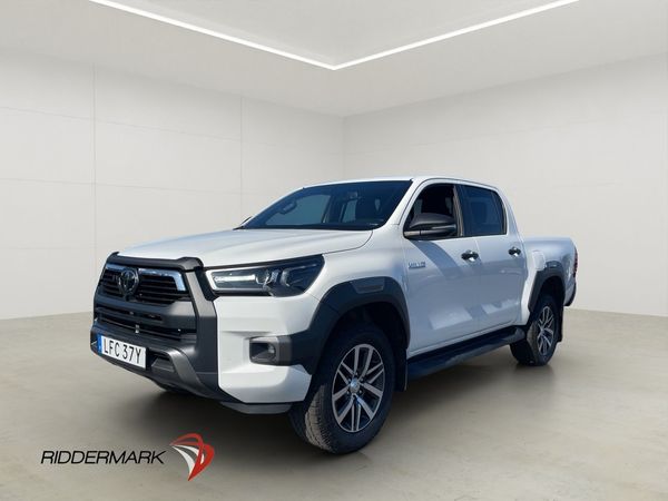 Toyota Hilux Invincible 2.8 4WD M/K-Värm JBL Drag Skinn MOMS - 2024