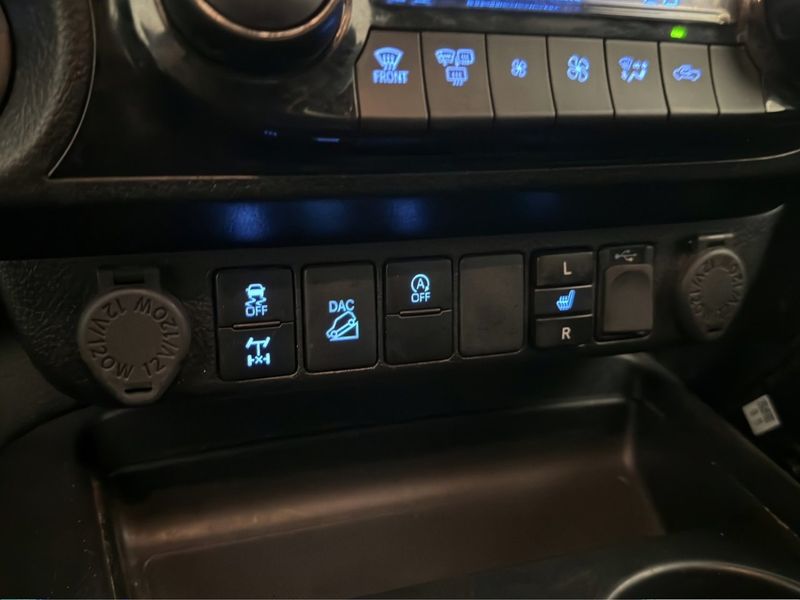 Toyota Hilux bild 24
