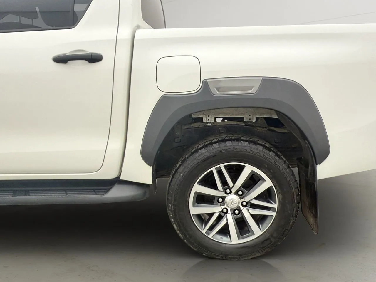 Vehicle image 32