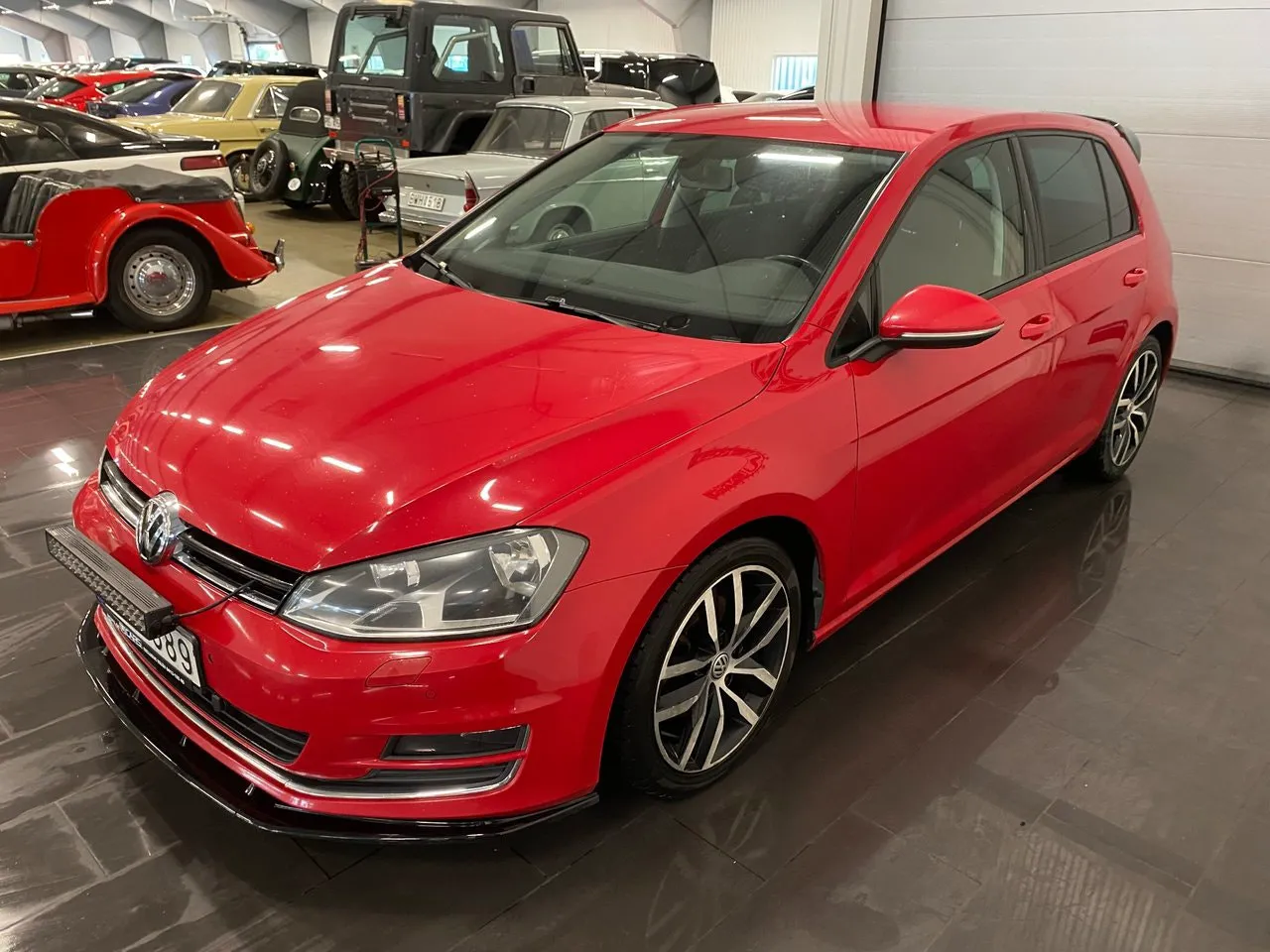 Vehicle image 4