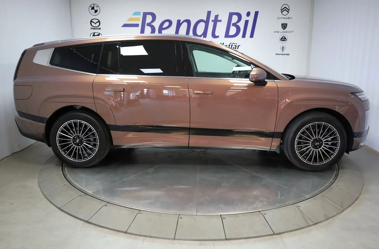 Vehicle image 17