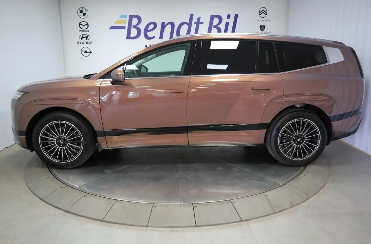 Vehicle image 7