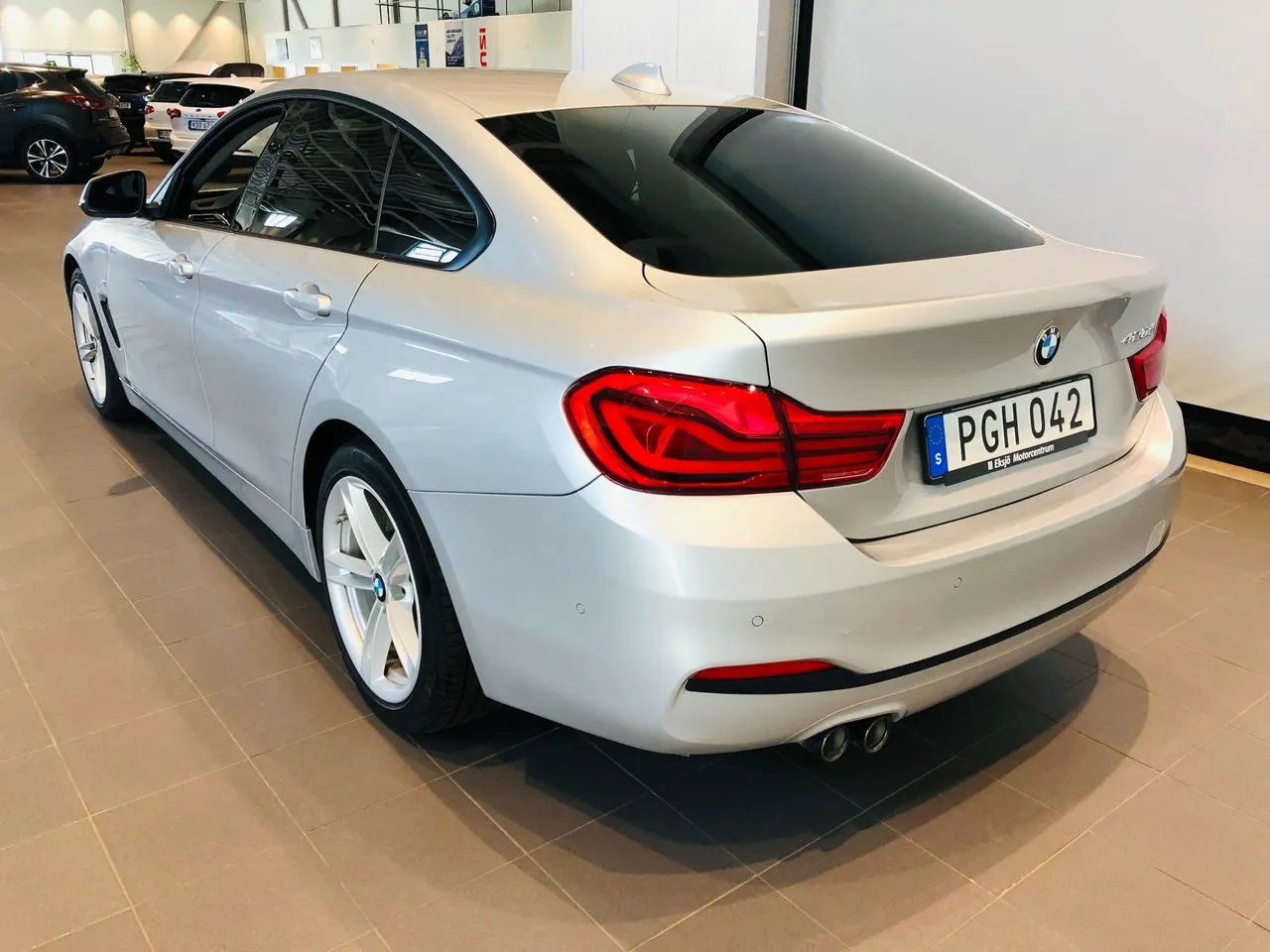 Vehicle image 3