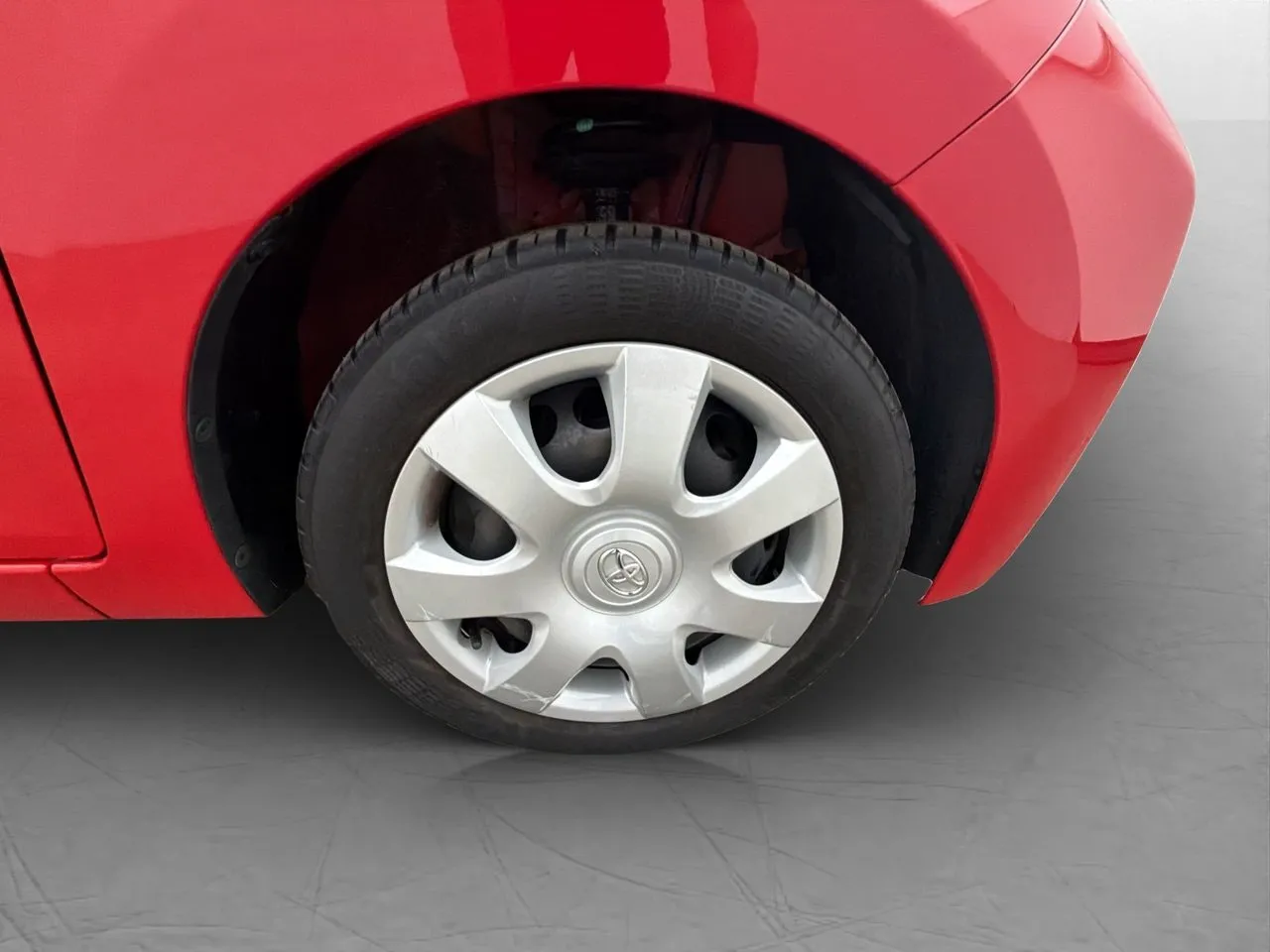 Vehicle image 25