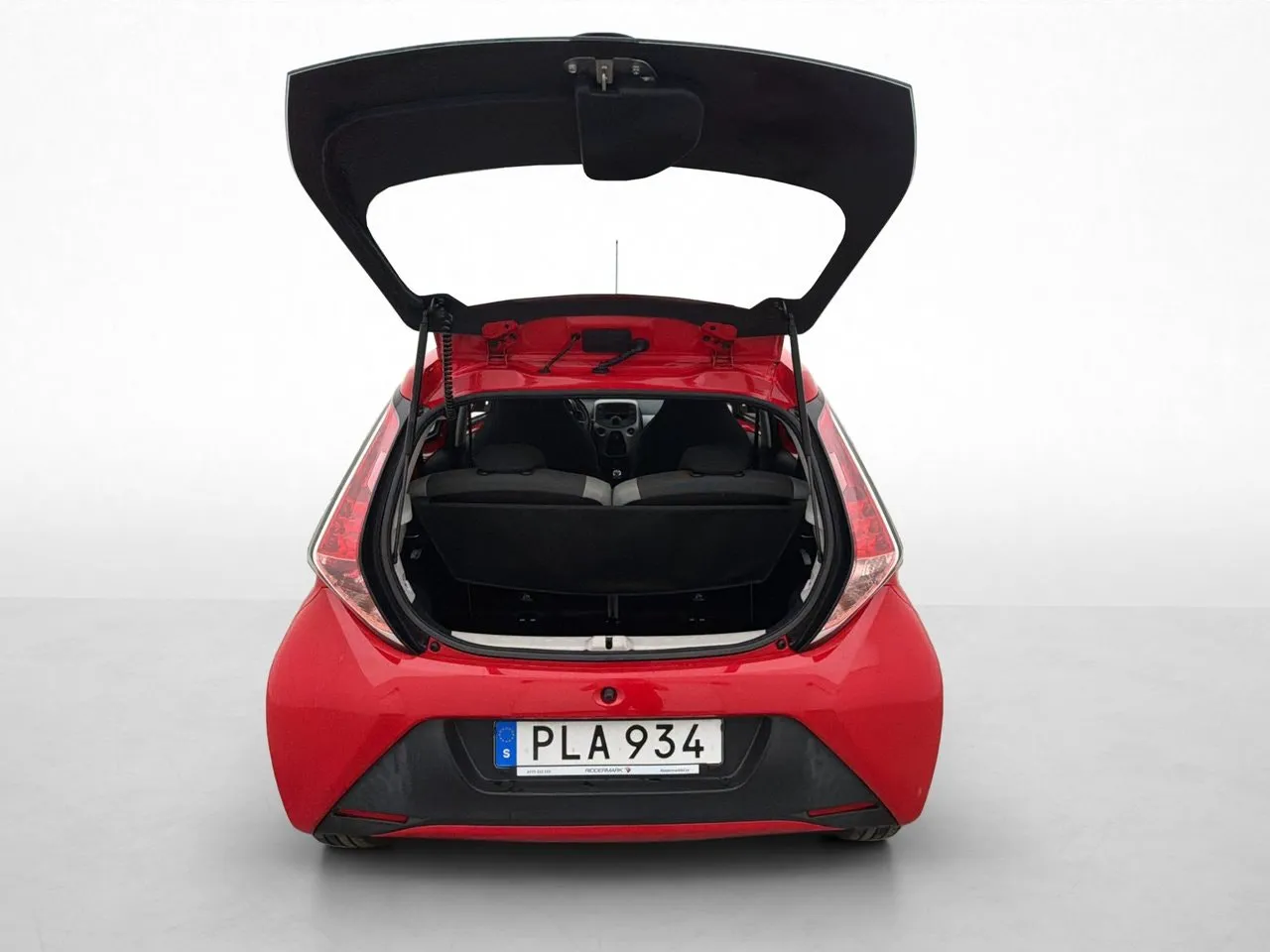 Vehicle image 19
