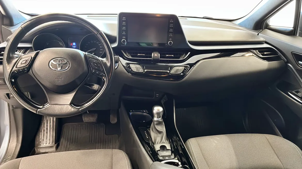 Vehicle image 9