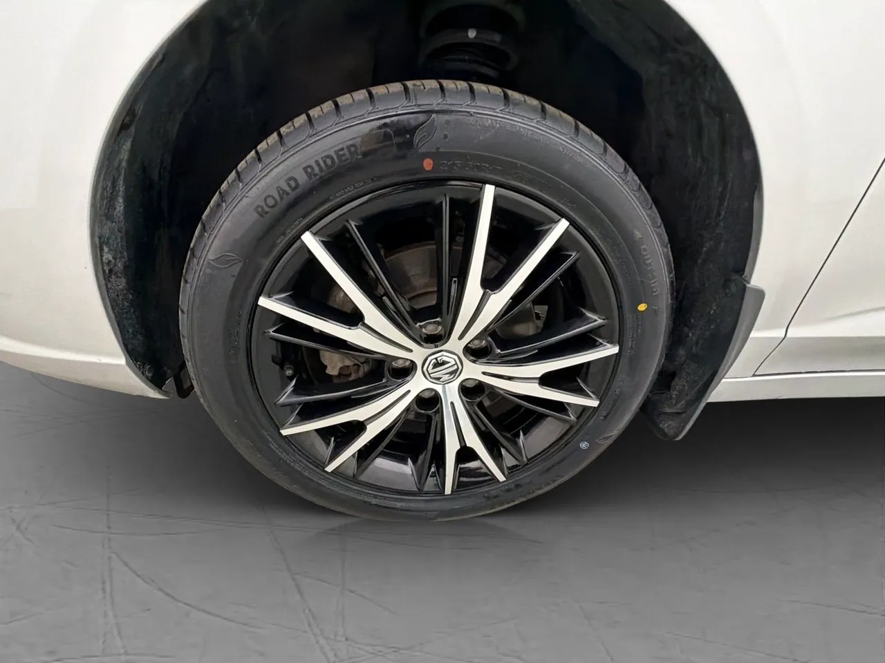 Vehicle image 24