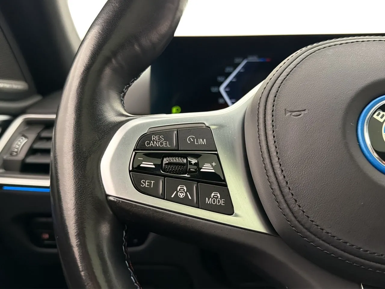 Vehicle image 34