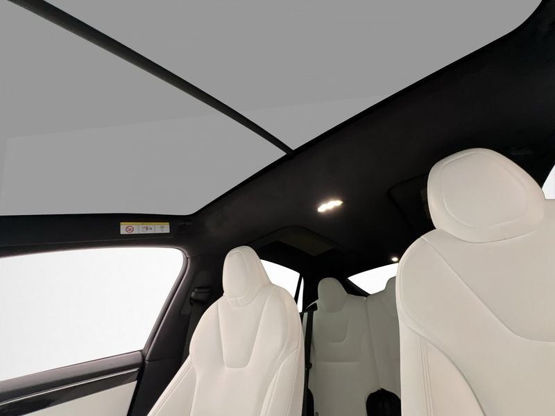 Tesla Model X bild 14