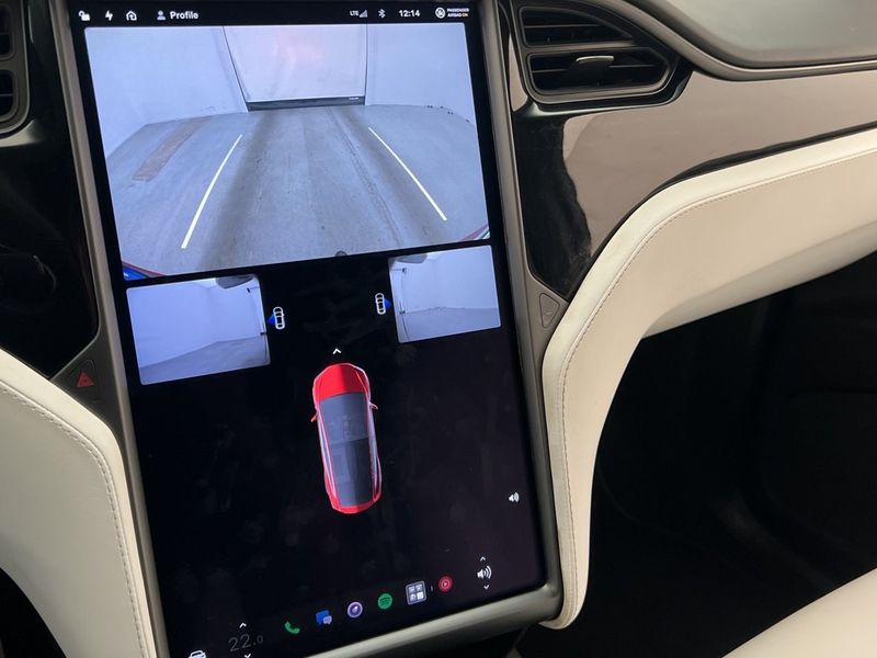 Tesla Model X bild 21