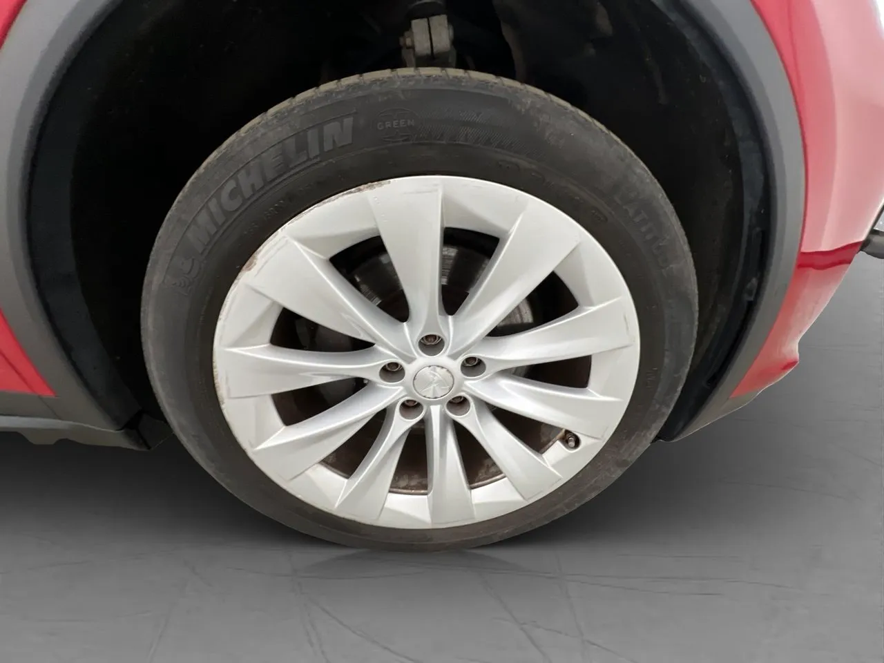 Vehicle image 33