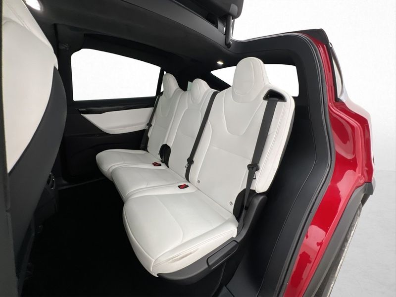 Tesla Model X bild 31