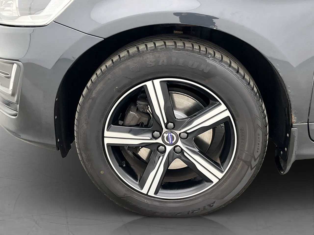Vehicle image 30