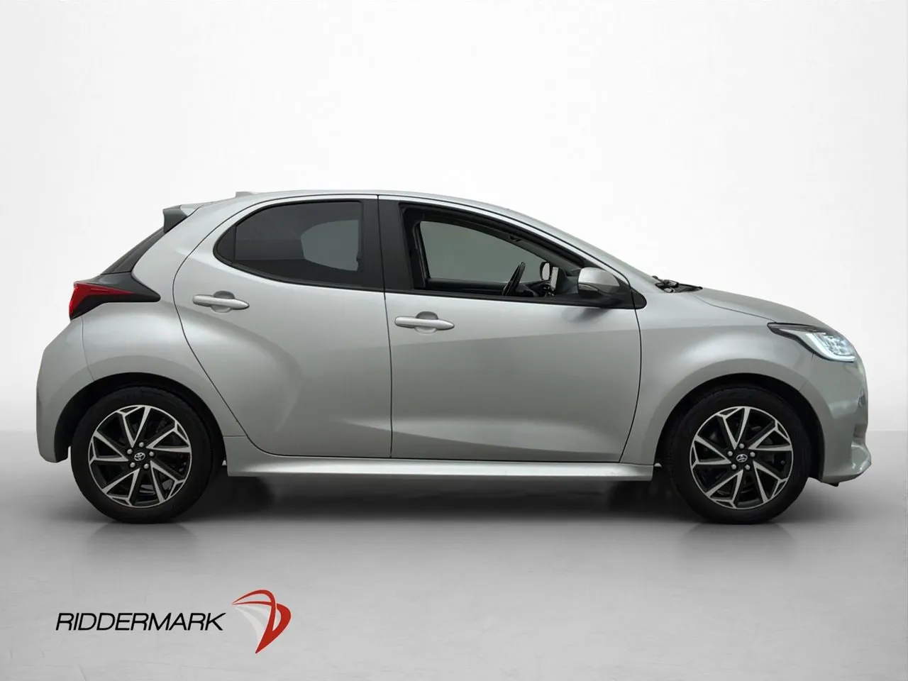 Vehicle image 8