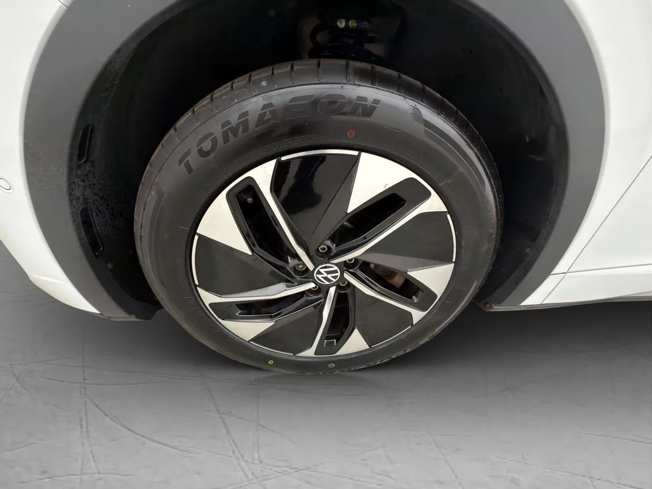 Vehicle image 33