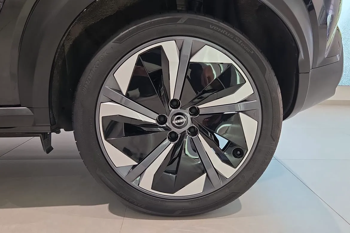 Vehicle image 20