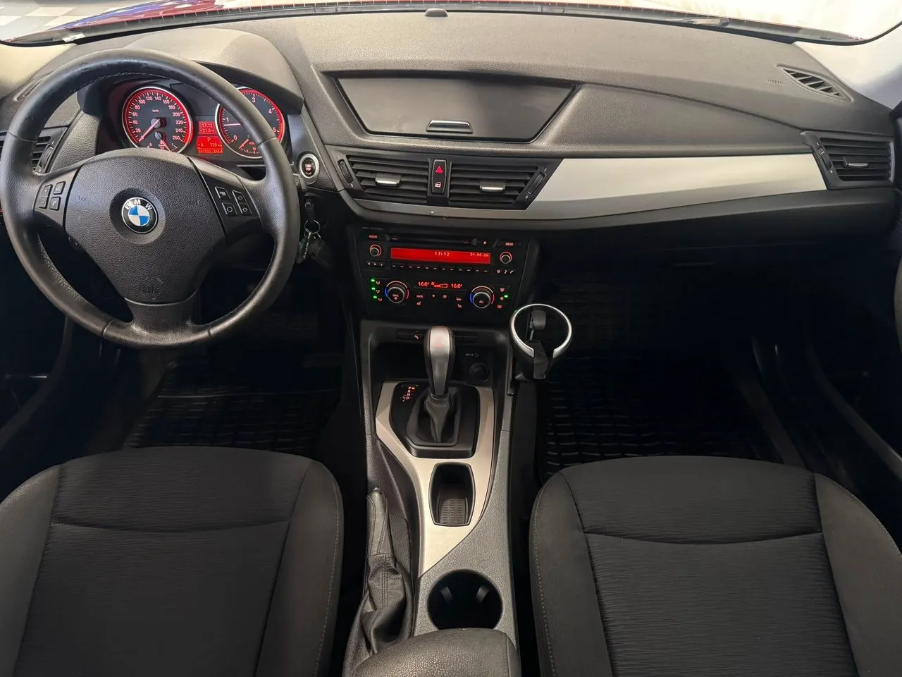 Vehicle image 18