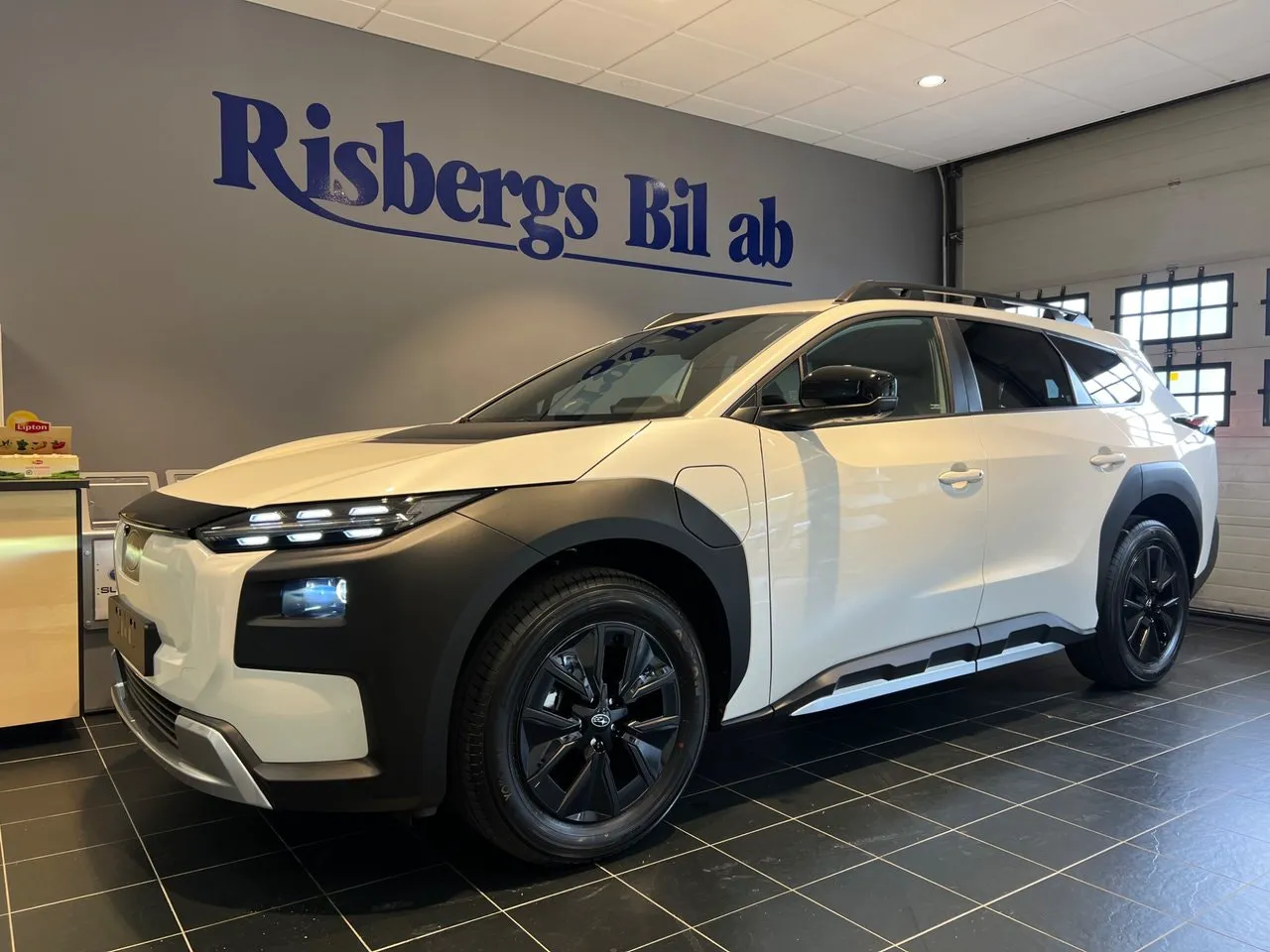 Vehicle image 1