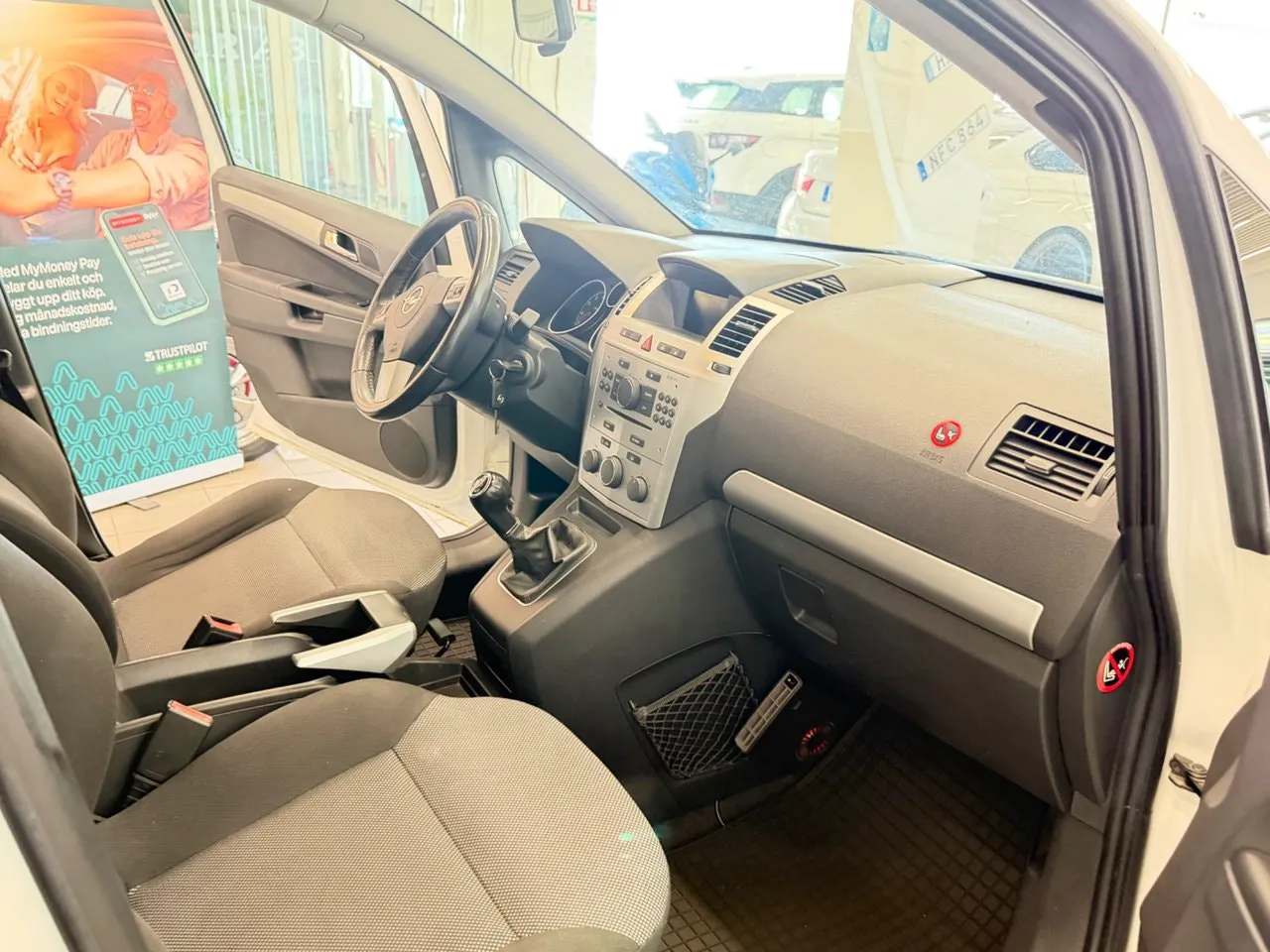 Vehicle image 6