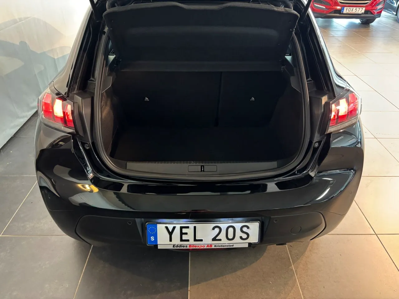 Vehicle image 12