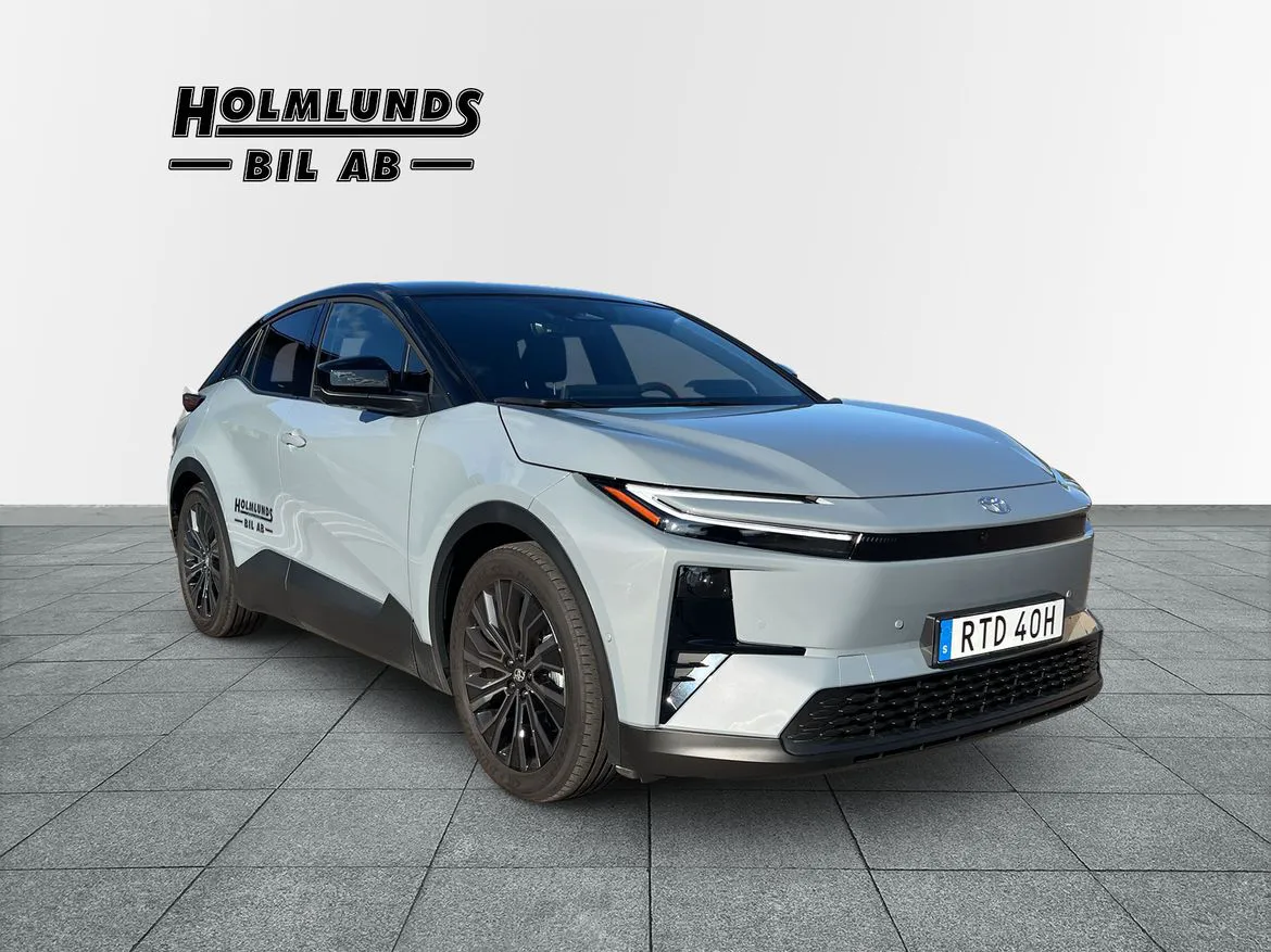 Vehicle image 18