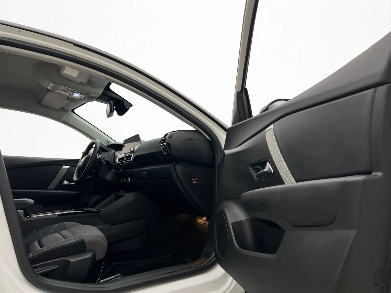 Vehicle image 24