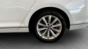 Volkswagen Passat bild 6
