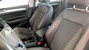 Volkswagen Passat bild 8