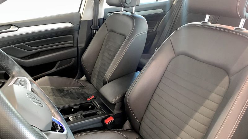 Volkswagen Passat bild 8