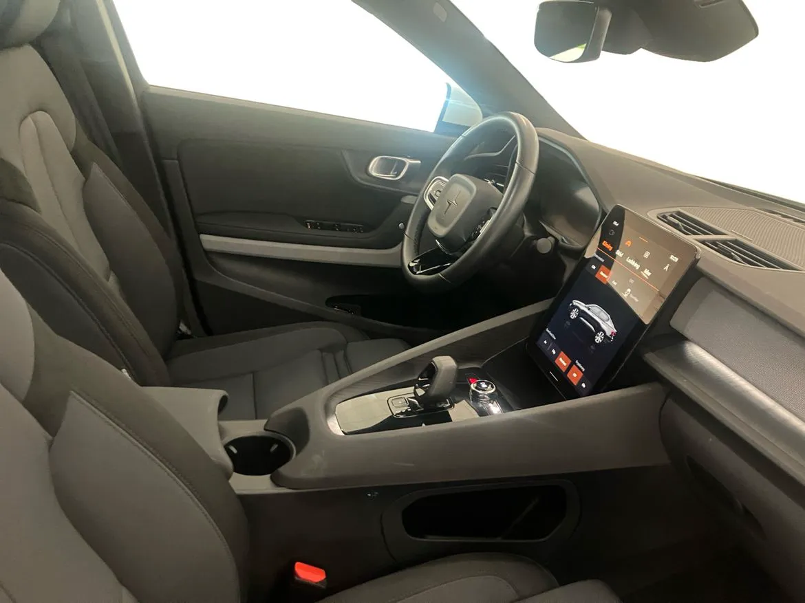 Vehicle image 8